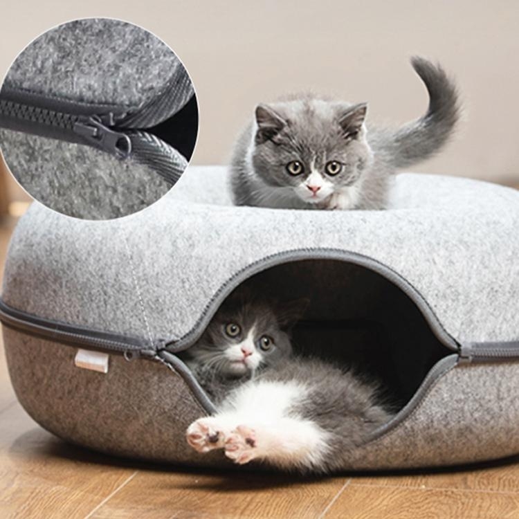 cat cave and the zipper of it